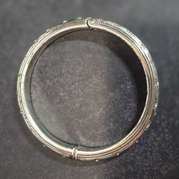 Brighton daisies and stars etched bangle bracelet with Swarovski crystals - Picture 6 of 8